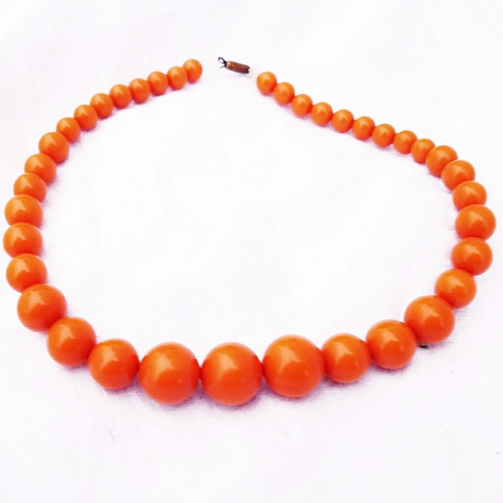 Vintage Mod Orange Bakelite Graduated Bead Necklace